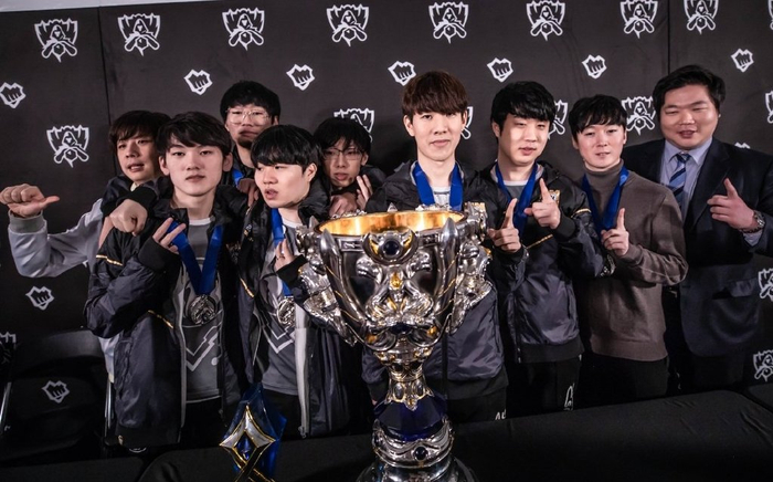 高空跃下的 高空跃下的