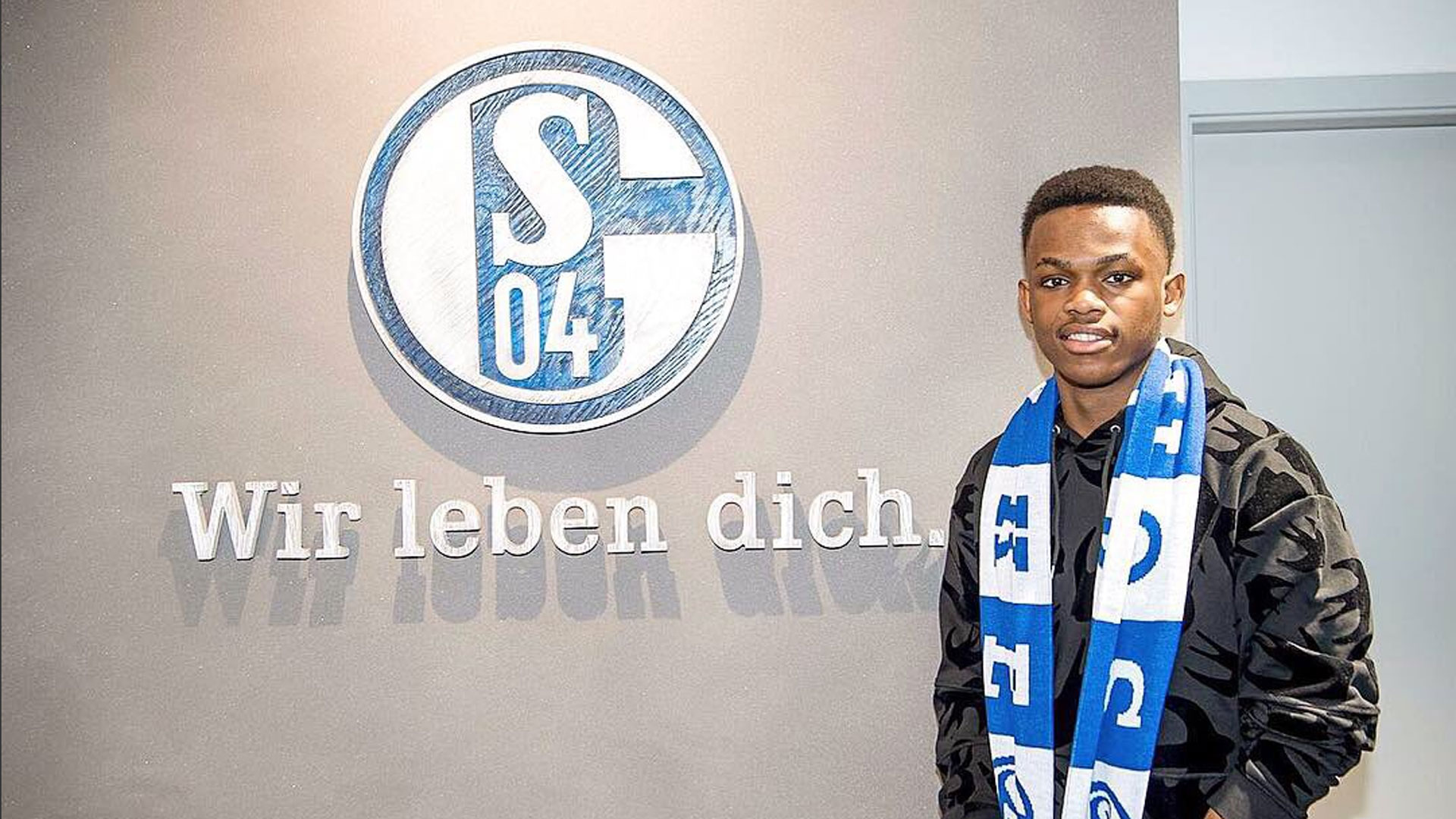 90年代某 90年代某